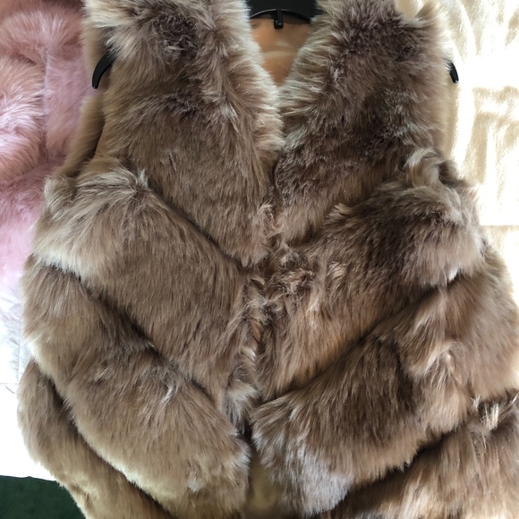 FAUX FOX FUR WAISCOAT VEST - Picture 2 of 3